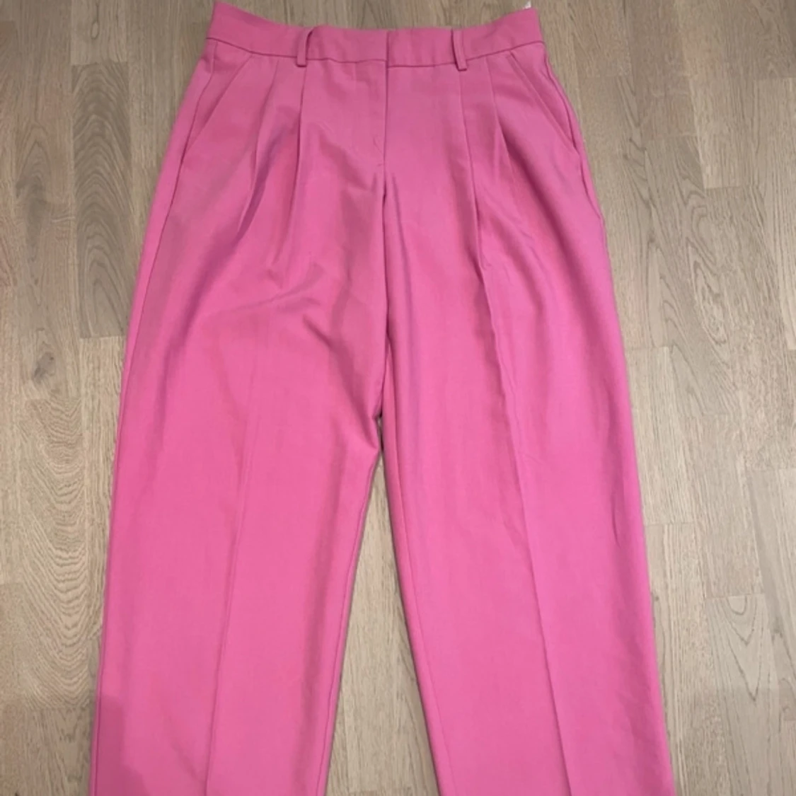 Rosa kostymbyxor - 1