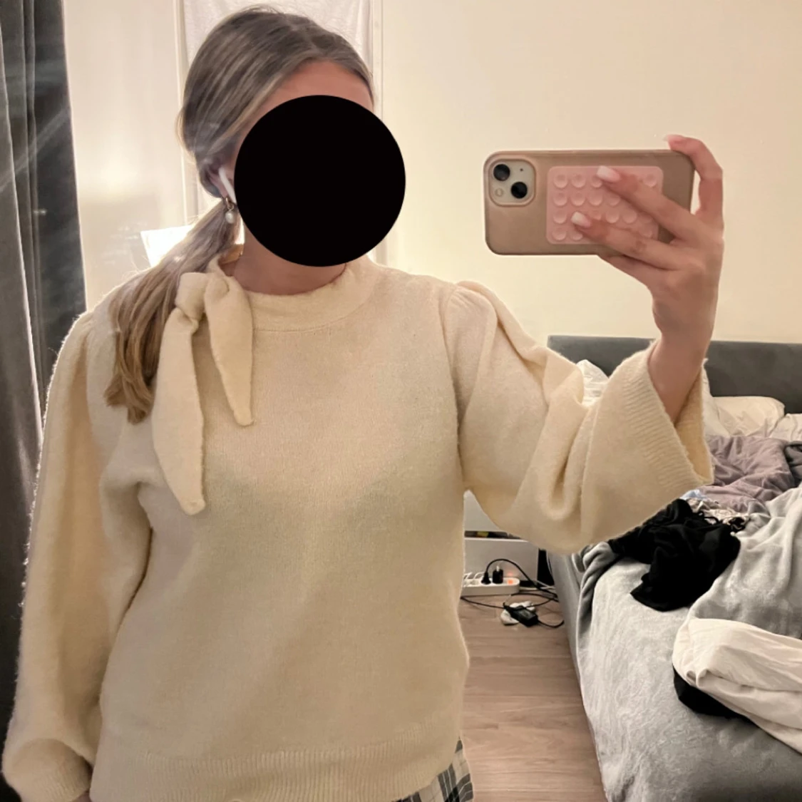 Beige tröja med knyt - 1