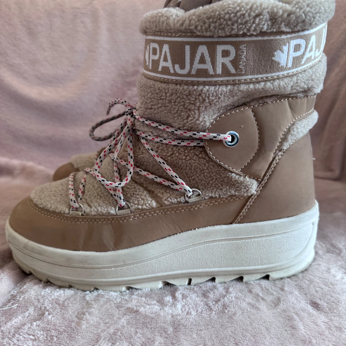 Beige vinterboots från Pajar - 1