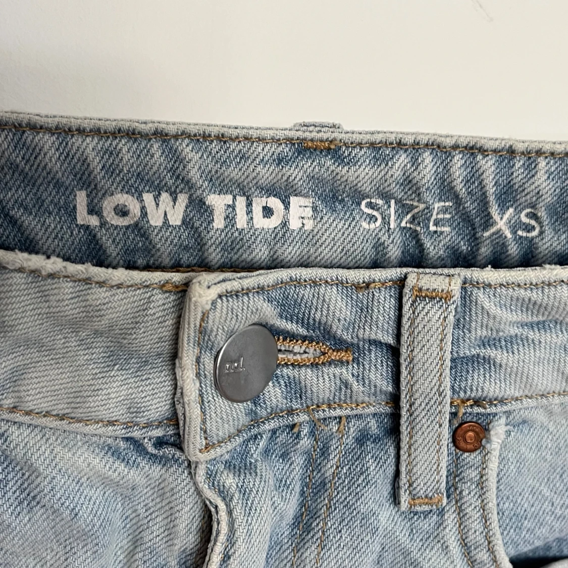 Ljusblå jeansshorts Low - 1