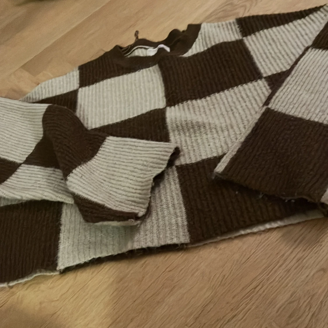 Brun och beige rutig tröja från Pull&Bear - 2