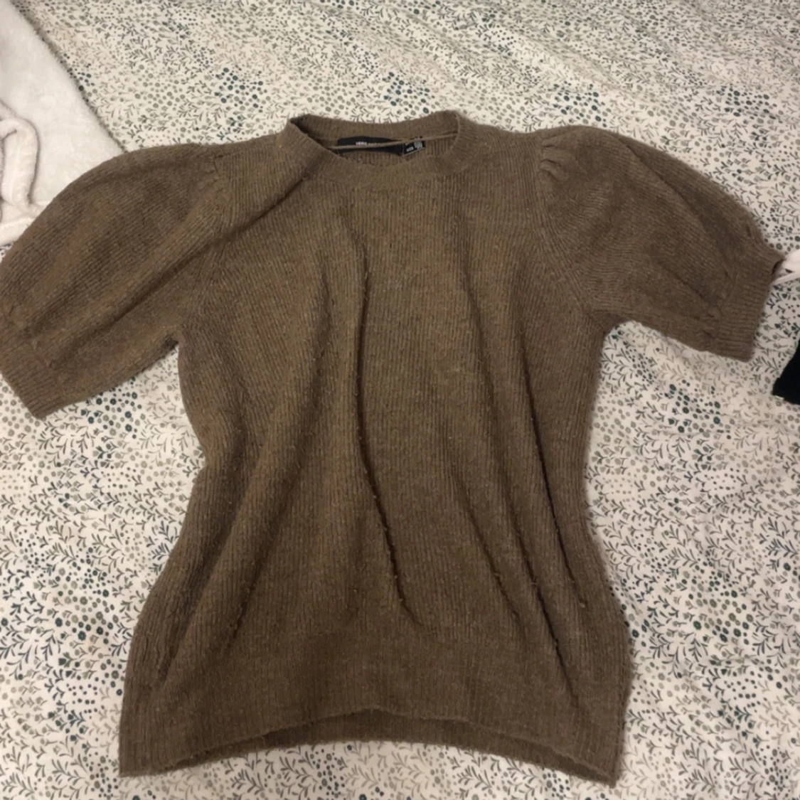 Brun stickad tröja - 2