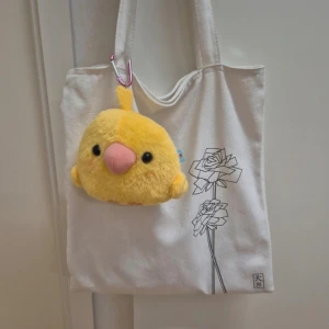 Kotoritai fågel gul korthållare med karbinhake  - En ficka med dragkedja och korthållare. Perfekt för busskort. Med dragfunktion