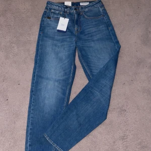 Tiger of Sweden jeans (nya) - Tjenare, säljer nu ett par helt nya Tiger of Sweden byxor strl W25, L30. Bp de var för små och har ej kvittot. Hör av er vid frågor!