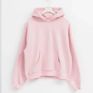 Ljusrosa hoodie från ginatricot  - Säljer denna ljusrosa  hoodie från ginatricot, som inte kommer till användning därav i fint skick och inga defekter.🩷🩷