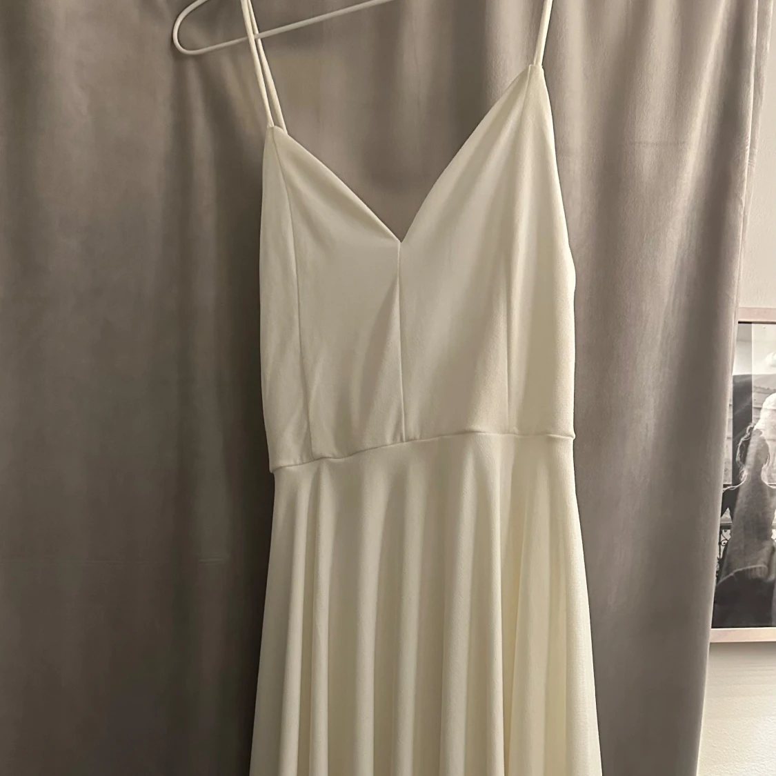 Vit klänning med smala axelband