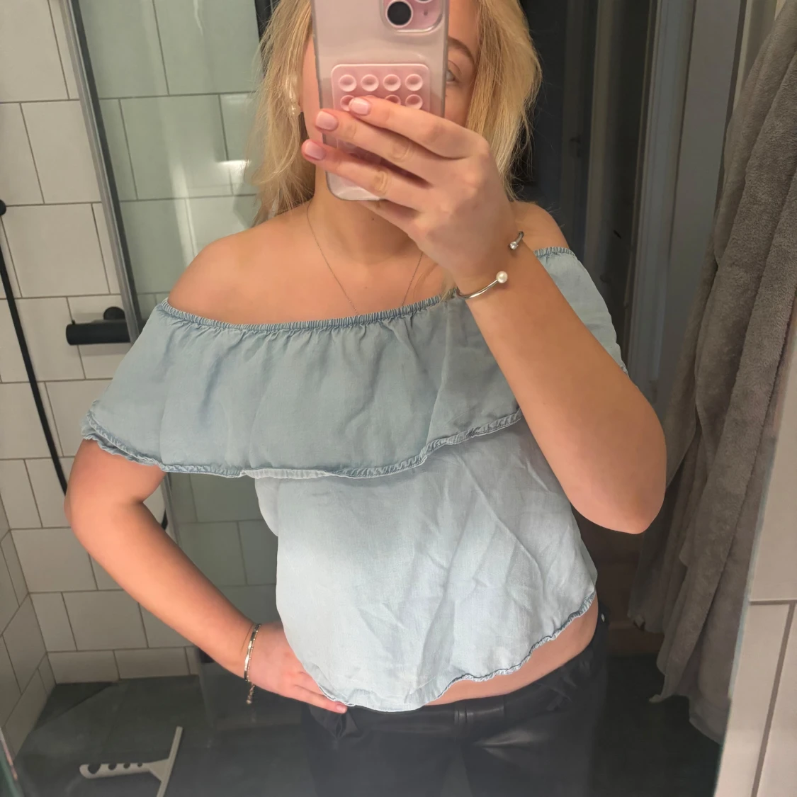 Ljusblå offshoulder topp - 1