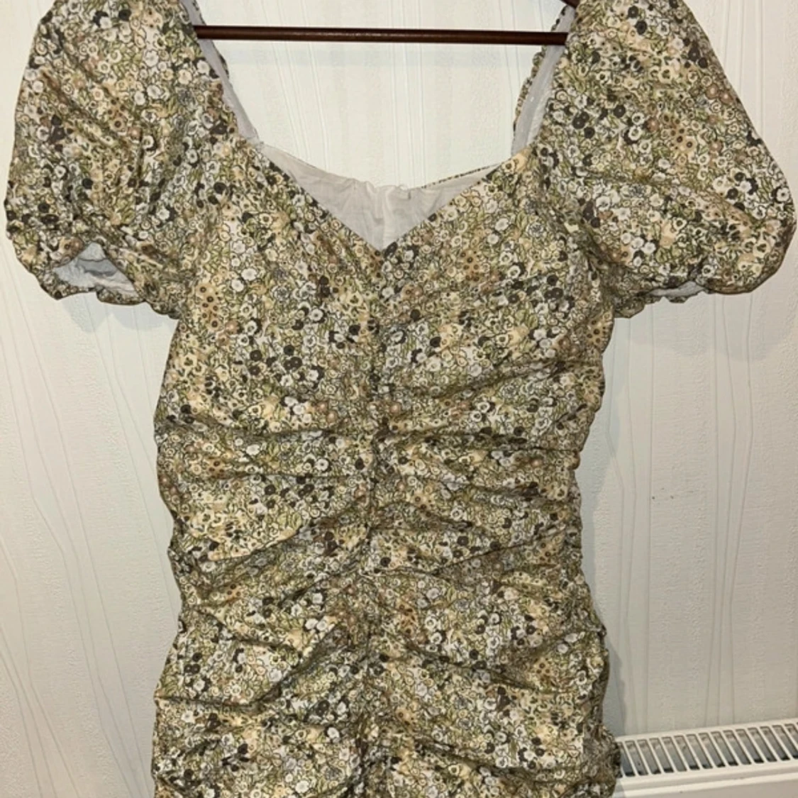 Blommig klänning från NA-KD - 1