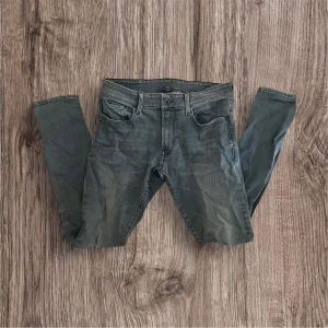 Gstar Jeans - Sköna G star jeans som är i en skön sommar färg W32 L32