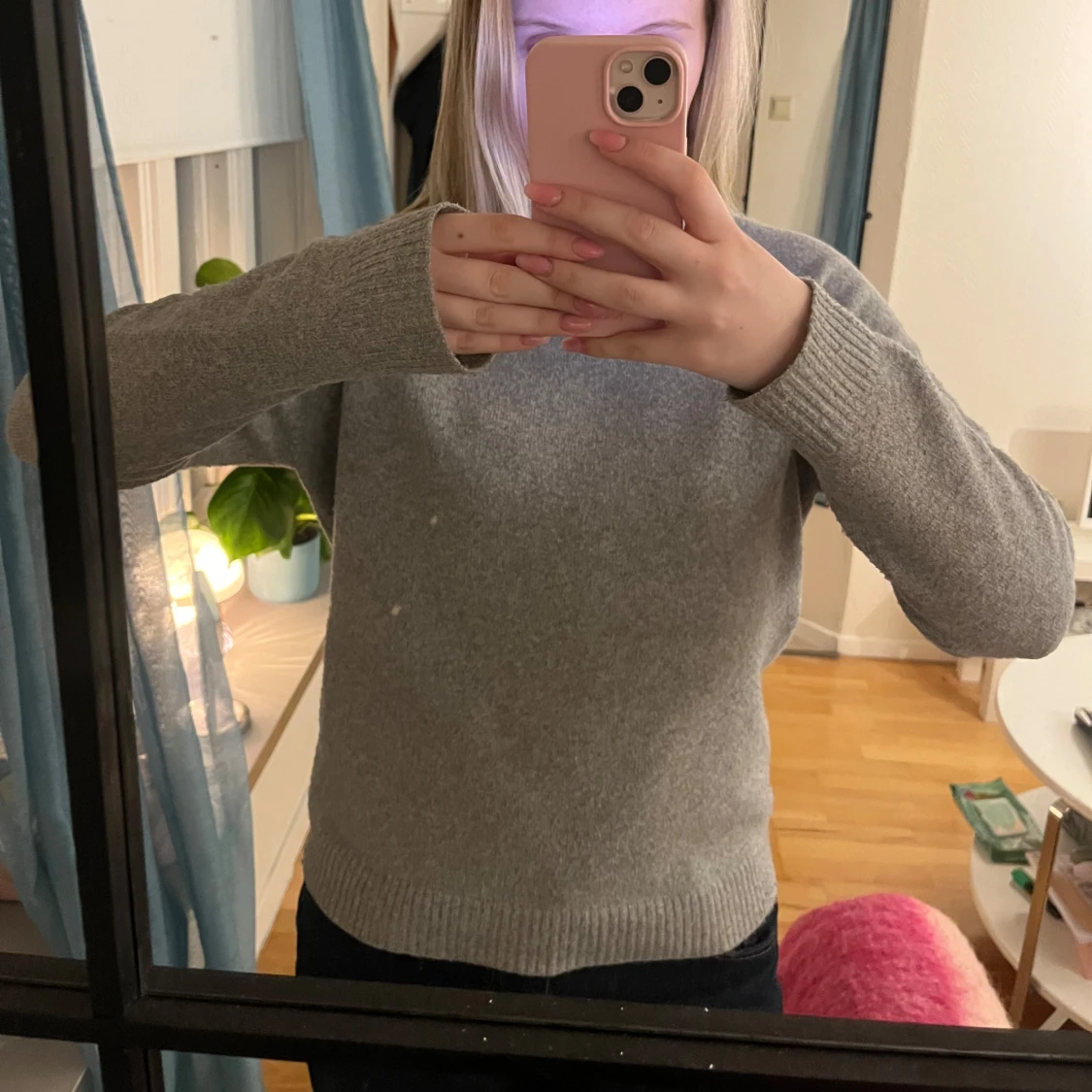 Grå stickad tröja - 1