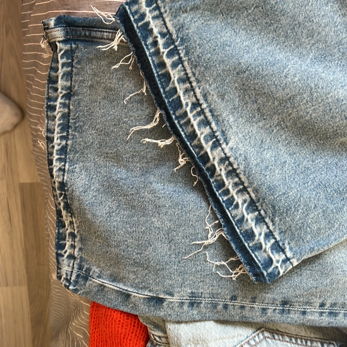 Blå jeans från H&M - 1