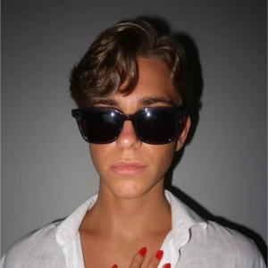 Montén M4 - Tjena, säljer nu dessa riktigt snygga solglasögon som är ett sample för Montén och har sålt ut vanligtvis. Vid minsta lilla fundering så är det bara att höra av sig.   Limited Edition drop, först till kvarn 