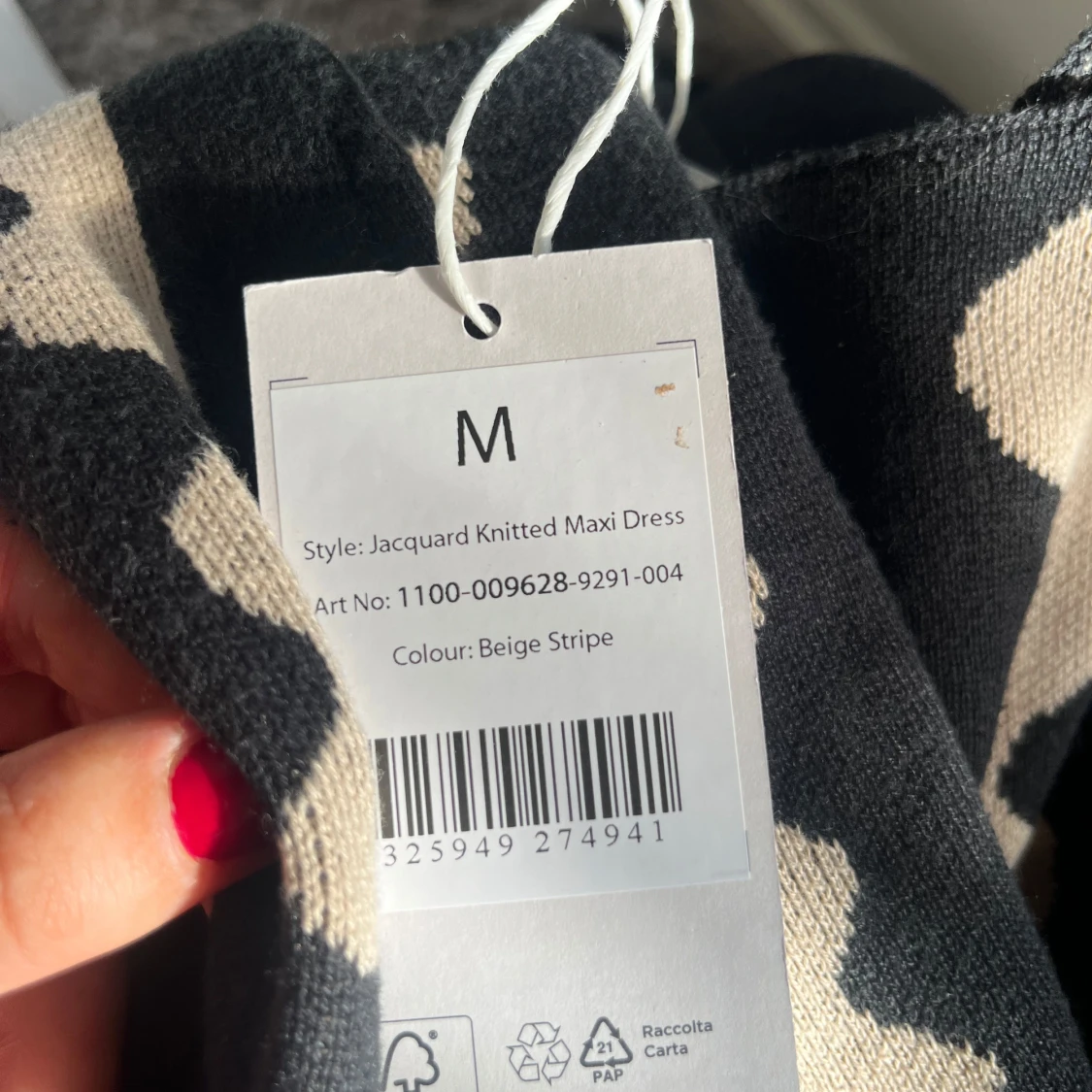 Jacquardstickad långklänning med vågigt mönster - 3