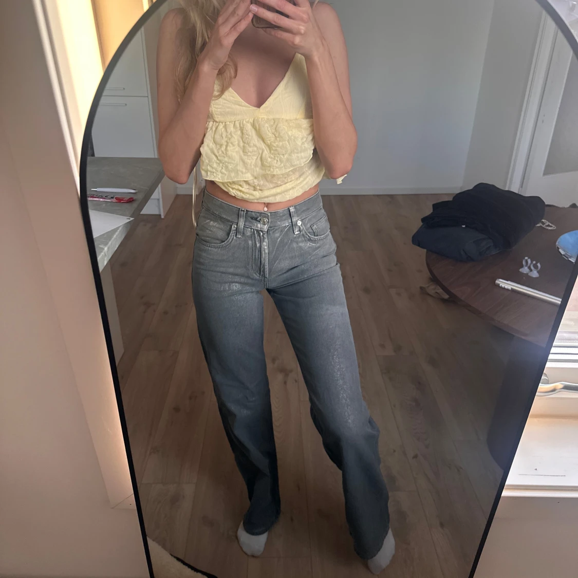 Grå glittriga högmidjade jeans