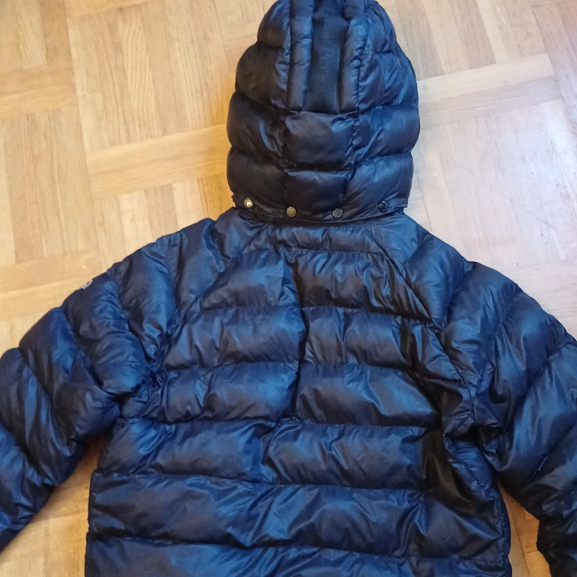 Svart jacka Peak Performance - 1