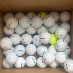 Srixon mix A klass pris och antal diskuteras - Srixon mix i fint skick A klass pris och antal bollar ska diskuteras skriv elller lägg ett prisförslag om du är sugen på att köpa.Bollarna är i fintskick och redo för nya rundor på bana.