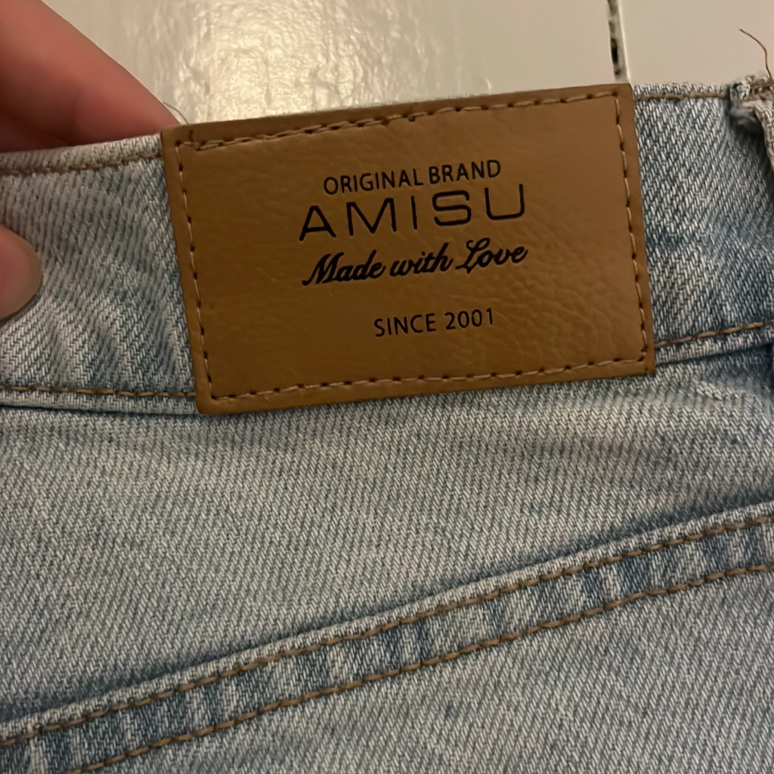 Ljusblå raka jeans från Amisu - 4