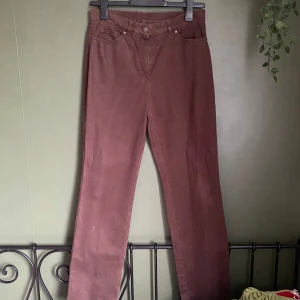 Bruna raka byxor från Gardeur - .