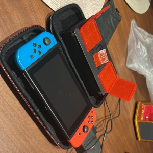 Nitendo  - Alla delar med du kan sätta på den på tv och laddare spel kort allting 