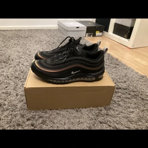 Nike Air Max 97 svart med reflex - Nytt skick 