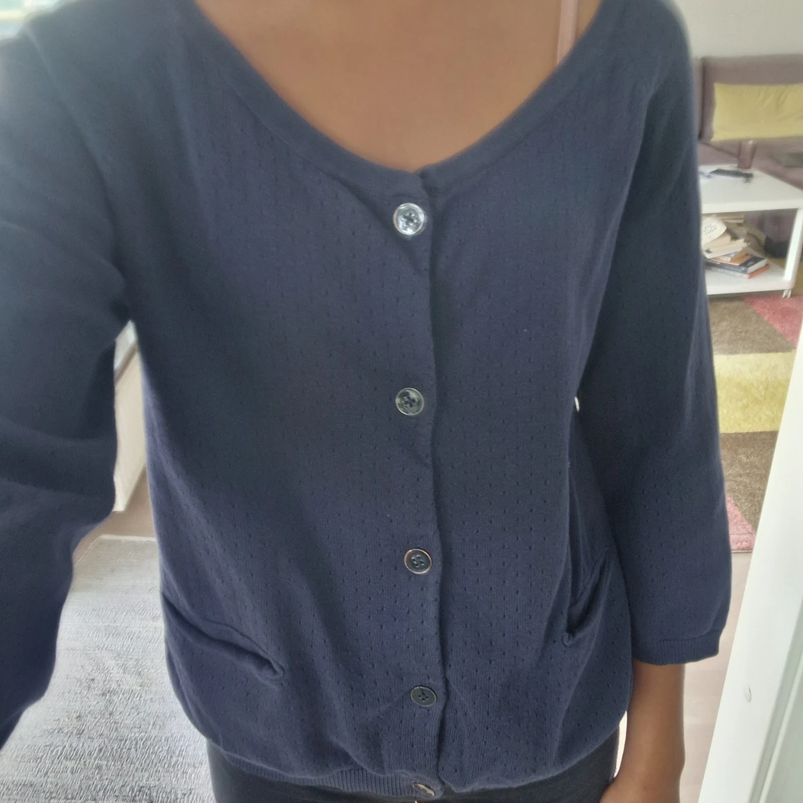 Mörkblå blus/tröja med knappar - 91