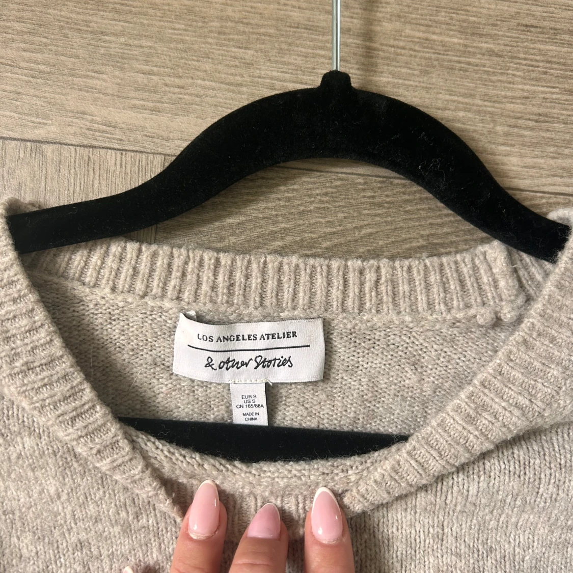 Beige stickad tröja från  ”Other Stories” - 2