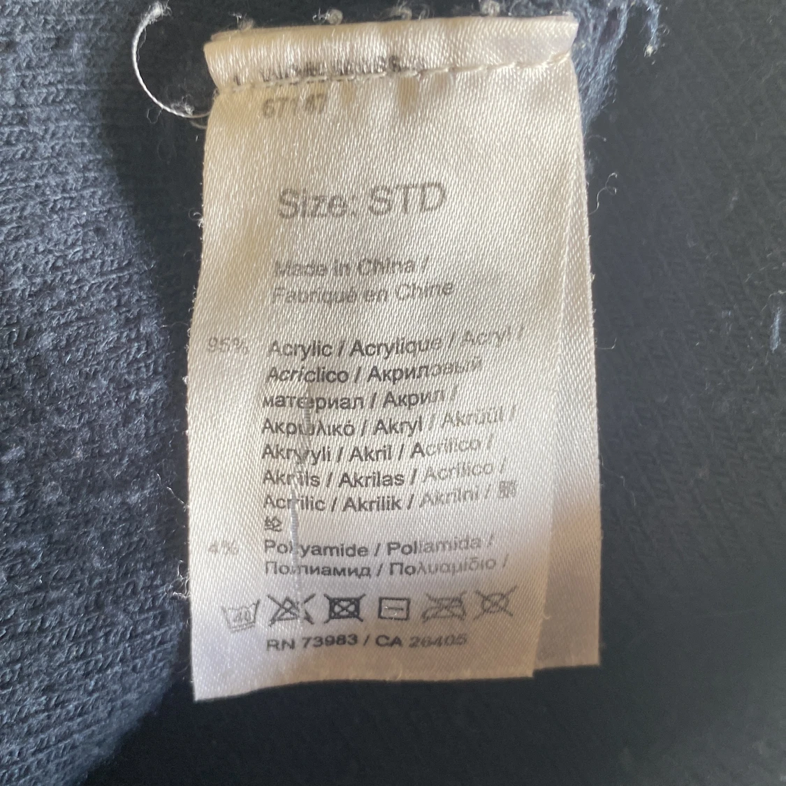 Mörkblå Helly Hansen mössa - 2