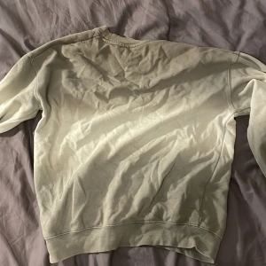 H&M CREWNECK - Advändes ibland för nåt år sedan