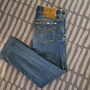 Jacob cohen  - Jacob cohen.sitter slim/straight leg.pris kan diskuteras.nypris 5000.skickas oftast inom 24h🚚❗️.