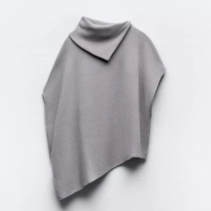 Asymmetrisk tröja soft  - Säljer denna tröja, med en asymmetrisk passform! 