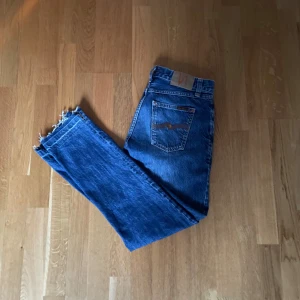 Nudie jeans - Blåa snygga nudie jeans. Gritty Jackson. Hör av dig vid frågor😊