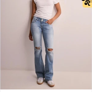 Nelly jeans - Super snygga Nelly jeans i storlek 32 , säljer för dom inte kommer till användning och vill ha en annan modell! Hade kunnat byta mot en annan modell från Nelly i storlek 32,34. Knappt använda endast 2-3 gånger 