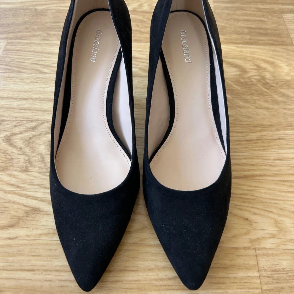 Svarta pumps från Deichmann