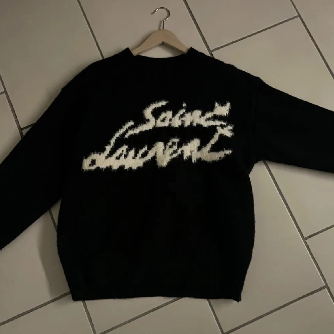 Svart stickad tröja från Saint Laurent - 1