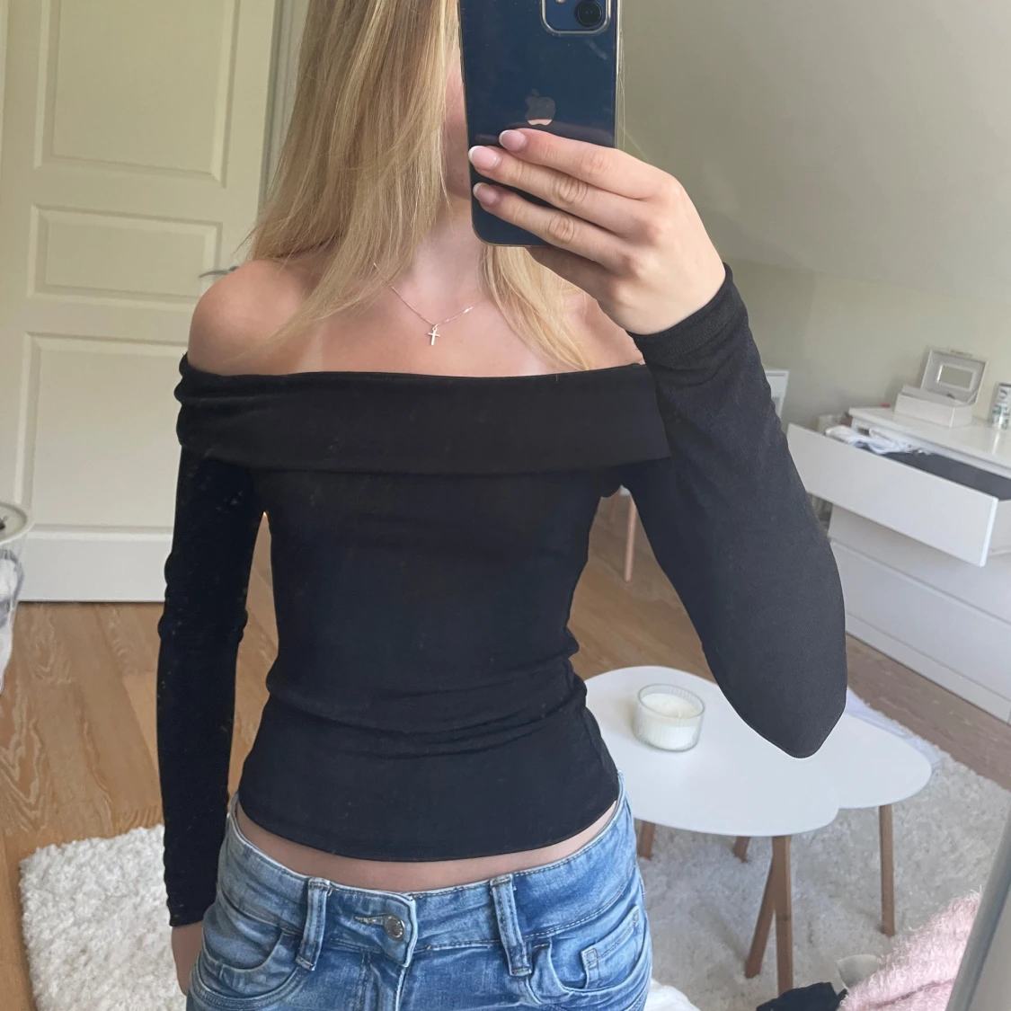 Svart offshoulder topp Gina Tricot XS