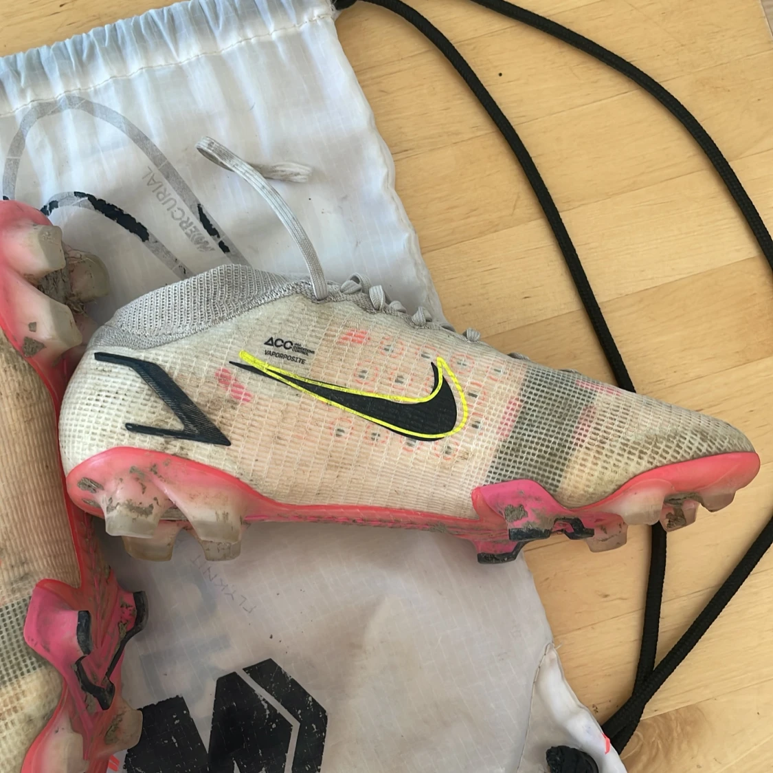 Nike Mercurial fotbollsskor vit/rosa - 2