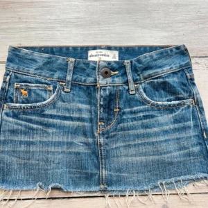 Jeanskjol från Abercrombie - Jätte fin jeanskjol från Abercrombie!!