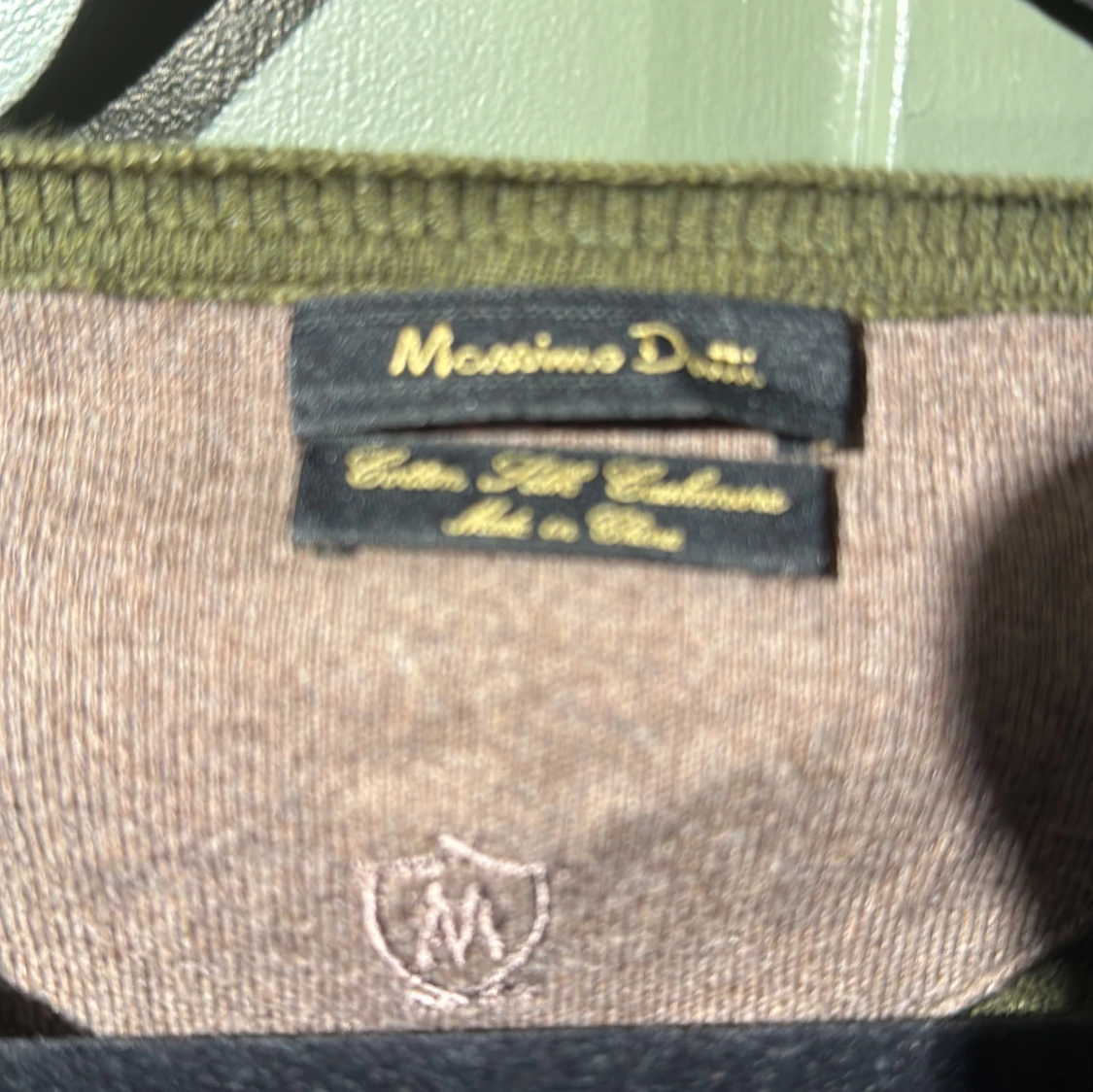 Olivgrön v-ringad tröja Massimo Dutti - 1