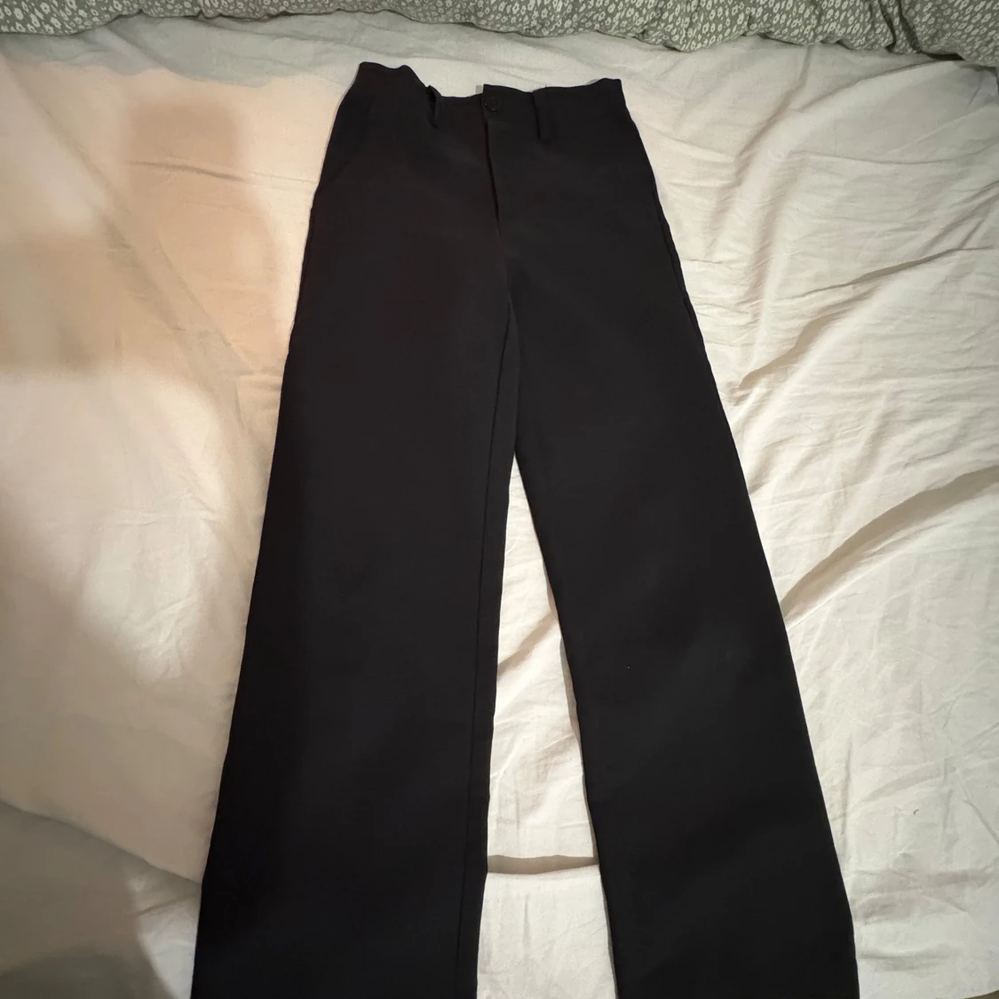 Svarta kostymbyxor från XOXO Friends - 4