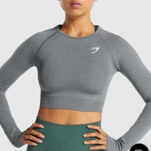 Gymshark Vital Seamless 2.0 Long Sleeve Crop Top - Light Grey Marl - OBS denna färg har utgått från sortimentet (dvs. inte den färgen på första bilden utan lite ljusare grå) 