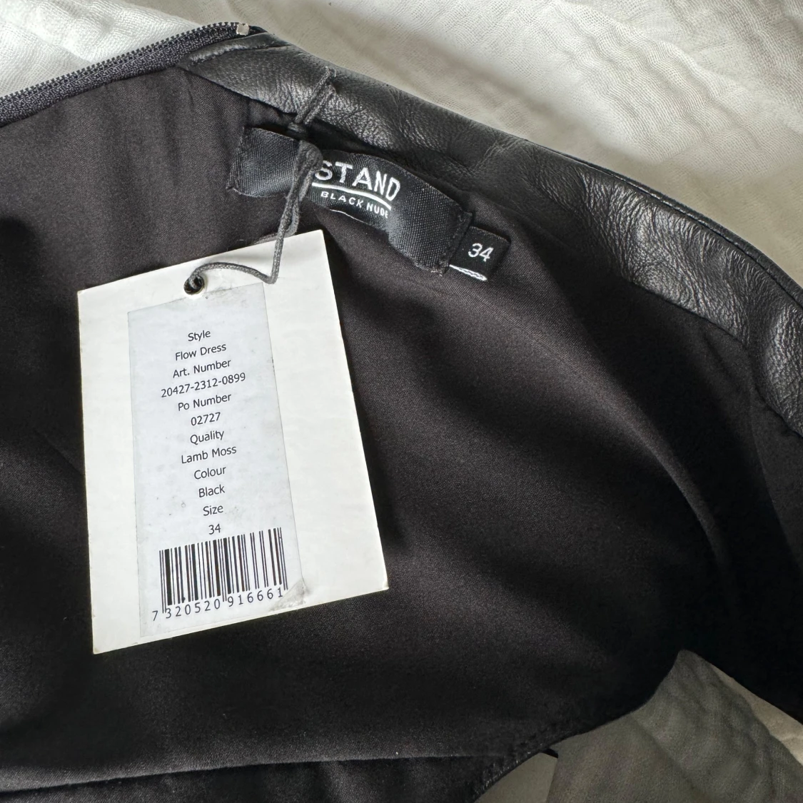 Svart skinnklänning från Stand Studio - 4