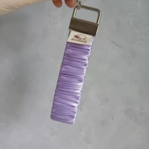 Scrunchie keychain wristlet, nyckelring  - Egentillverkad nyckelring, Omkretsen på insidan är ca 18.5cm men kan bli större då det är resår i. 