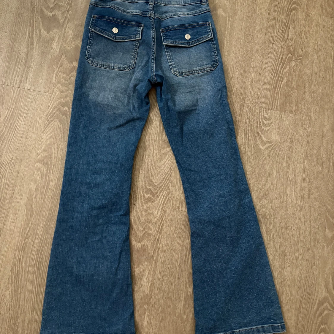 Blå bootcut jeans från Denim Day