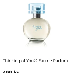 Parfym Mary kay  - Fräsch och blommig parfym, lite mindre än hälften använt!