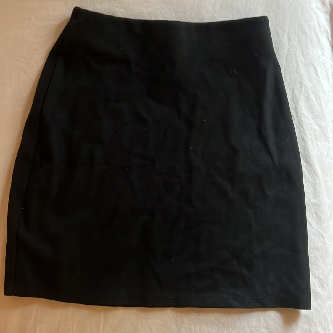 Svart kjol från Gina Tricot - 1