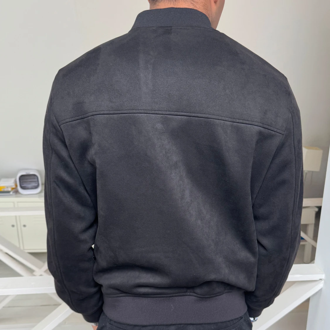 Svart bomberjacka med dragkedja - 2