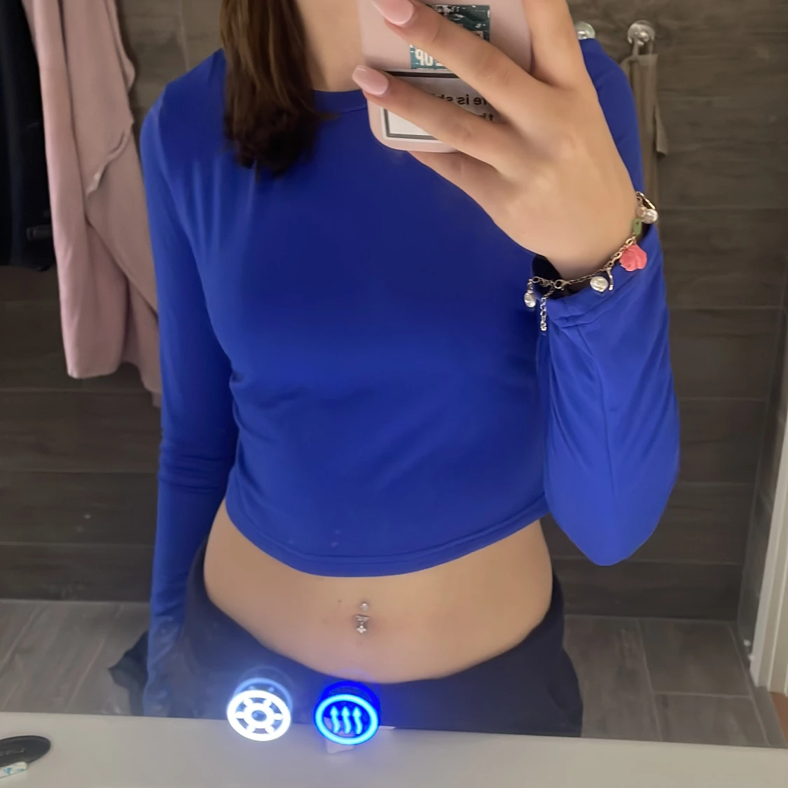 Blå croppad långärmad topp