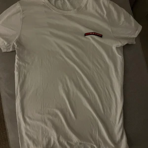 Prada t shirt - Storlek M.