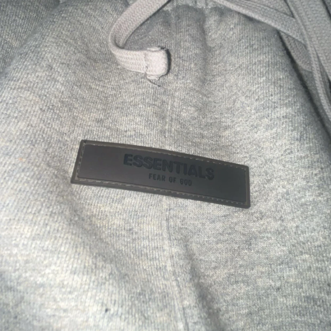 Grå mjukisbyxor från Essentials Fear of God - 1