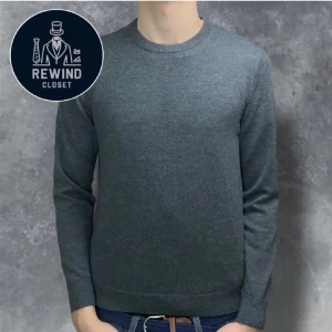 Grå stickad tröja från these glory days - Stickad tröja från These glory days I 100% merinoull. Mycket bra skick✅. Storlek S. Pris: 549 kr😁